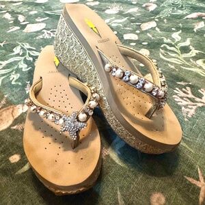 Volatile Rhinestone Starfish and Pearls Wedge  Sandals Size 6